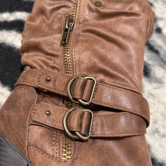 Carlos by Carlos Santana Heeled Side Zip Boots - Picture 6 of 8